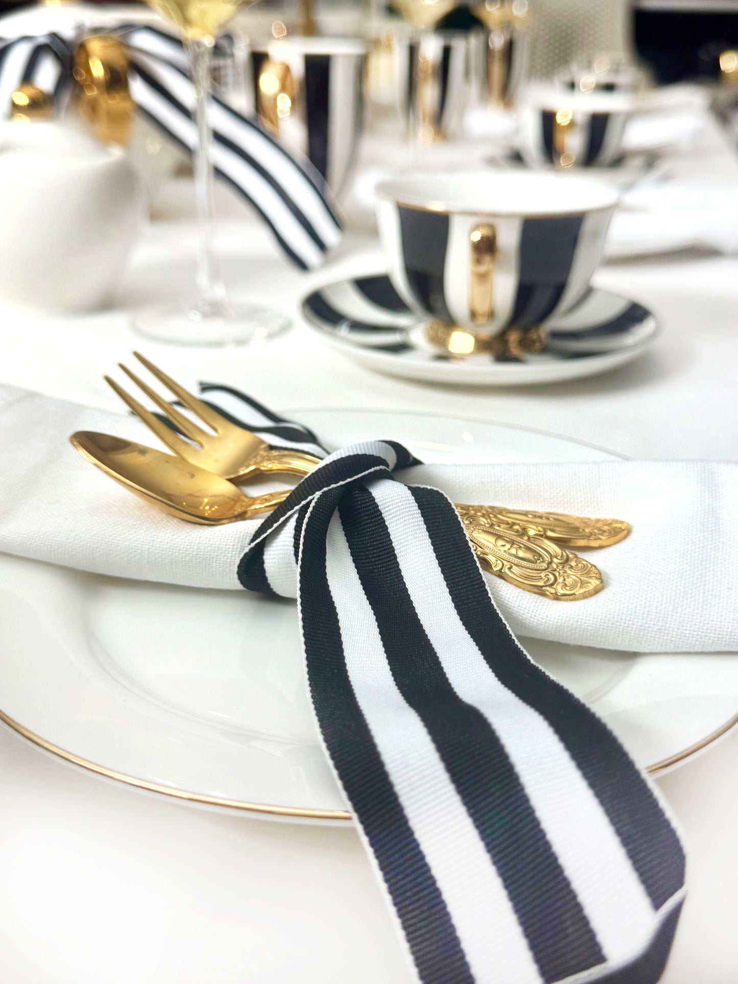 Teacup Ebony Stripes
